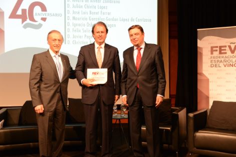 Hoy, en la clausura del 40 aniversario de la Federación española del Vino (FEV) 