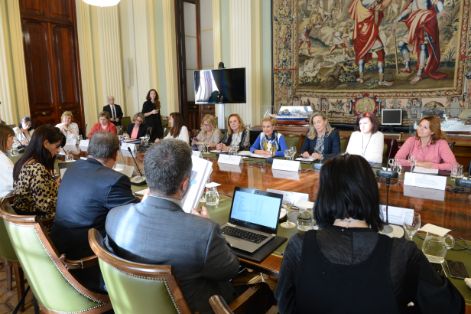 El ministro se reúne con entidades de mujeres rurales 