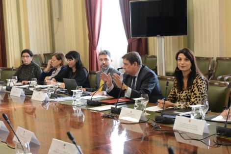 El ministro se reúne con entidades de mujeres rurales 