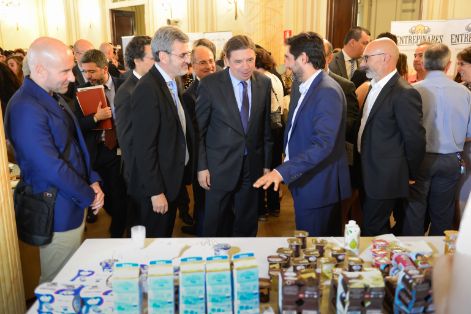 HOY, EN EL ACTO CONMEMORATIVO DEL 60 ANIVERSARIO DEL DÍA INTERNACIONAL LÁCTEO, ORGANIZADO POR FENIL