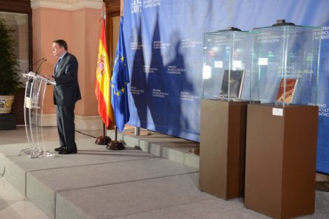 HOY, EN LA PRESENTACIÓN DE UNA EXPOSICIÓN DE CARTELES DEL MINISTERIO, CON MOTIVO DEL 40 ANIVERSARIO DE LA CONSTITUCIÓN ESPAÑOLA