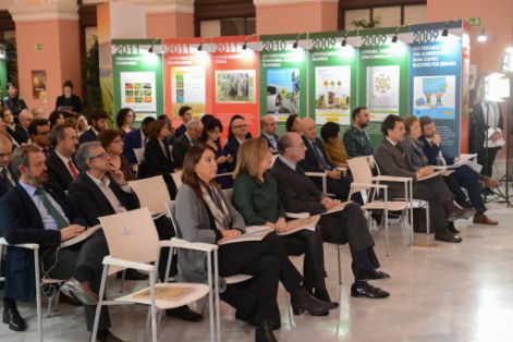 HOY, EN LA PRESENTACIÓN DE UNA EXPOSICIÓN DE CARTELES DEL MINISTERIO, CON MOTIVO DEL 40 ANIVERSARIO DE LA CONSTITUCIÓN ESPAÑOLA