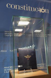 HOY, EN LA PRESENTACIÓN DE UNA EXPOSICIÓN DE CARTELES DEL MINISTERIO, CON MOTIVO DEL 40 ANIVERSARIO DE LA CONSTITUCIÓN ESPAÑOLA