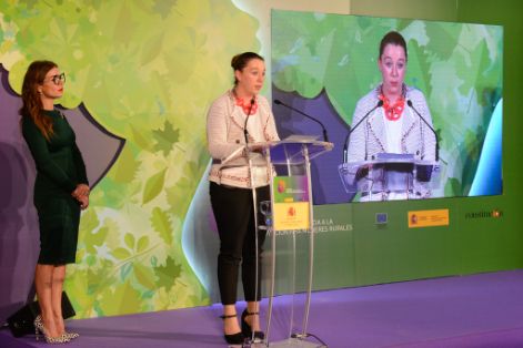 EN LA ENTREGA DE LOS PREMIOS EXCELENCIA A LA INNOVACIÓN PARA MUJERES RURALES 