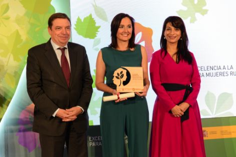 EN LA ENTREGA DE LOS PREMIOS EXCELENCIA A LA INNOVACIÓN PARA MUJERES RURALES 
