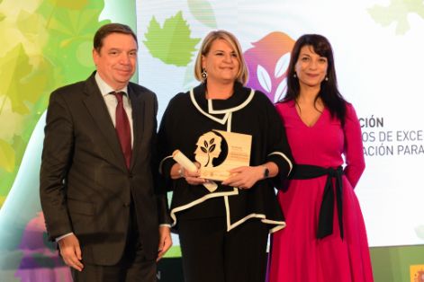 EN LA ENTREGA DE LOS PREMIOS EXCELENCIA A LA INNOVACIÓN PARA MUJERES RURALES 