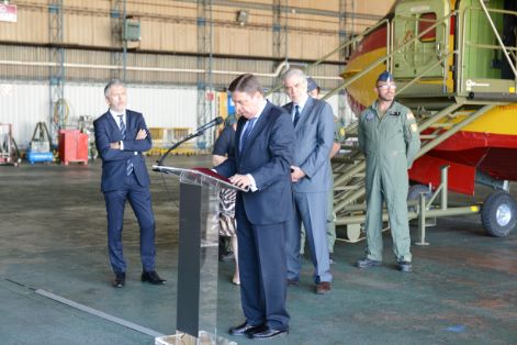 Hoy, en la visita, junto al comisario europeo a los medios que el Gobierno aporta al programa europeo de incendios forestales 