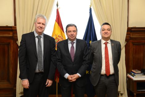 HOY, EN UNA REUNIÓN CON EL CONSEJERO DE AGRICULTURA DE CASTILLA-LA MANCHA Y EL PRESIDENTE DE LA DOP “QUESO MANCHEGO” 