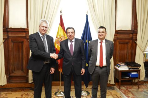 HOY, EN UNA REUNIÓN CON EL CONSEJERO DE AGRICULTURA DE CASTILLA-LA MANCHA Y EL PRESIDENTE DE LA DOP “QUESO MANCHEGO” 