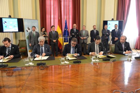 Hoy, en la firma de los Protocolos de adhesión para la tenencia responsable de los animales de compañía 