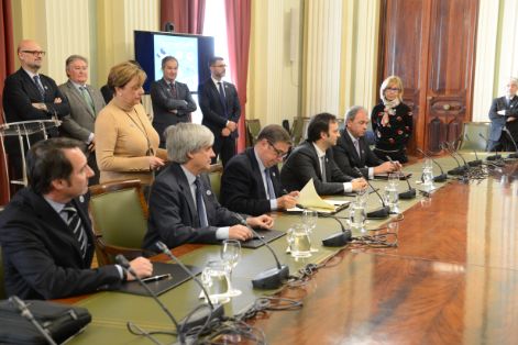 Hoy, en la firma de los Protocolos de adhesión para la tenencia responsable de los animales de compañía 