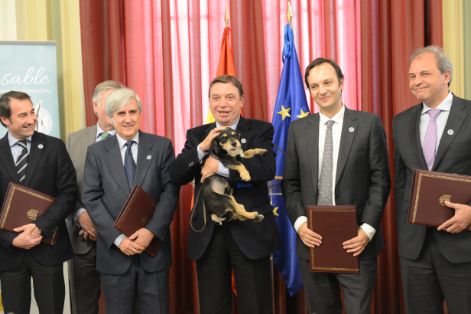 Hoy, en la firma de los Protocolos de adhesión para la tenencia responsable de los animales de compañía 