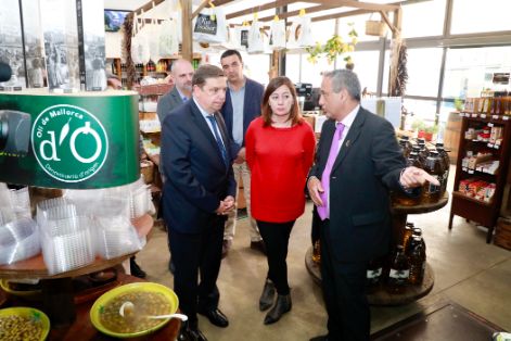 HOY, TRAS LA REUNIÓN QUE HA MANTENIDO CON LA PRESIDENTA DEL GOBIERNO DE LAS ISLAS BALEARES, EN PALMA