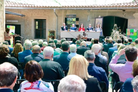 HOY, TRAS LA REUNIÓN QUE HA MANTENIDO CON LA PRESIDENTA DEL GOBIERNO DE LAS ISLAS BALEARES, EN PALMA