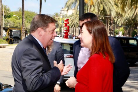 HOY, TRAS LA REUNIÓN QUE HA MANTENIDO CON LA PRESIDENTA DEL GOBIERNO DE LAS ISLAS BALEARES, EN PALMA