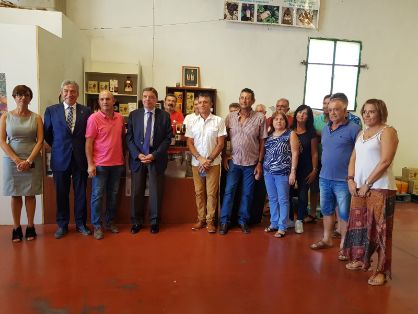 HOY, EN SU VISITA A LA ASOCIACIÓN MOSCATEL, EN ALMÁCHAR (MÁLAGA)