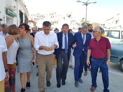 HOY, EN SU VISITA A LA ASOCIACIÓN MOSCATEL, EN ALMÁCHAR (MÁLAGA)