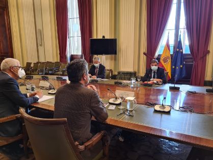 El ministro se ha reunido con representantes de FIAB y Hostelería de España
