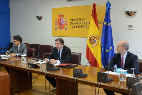 EN LA REUNIÓN QUE HA MANTENIDO HOY, POR VIDEOCONFERENCIA, CON ASEDAS, ANGED Y ACES 