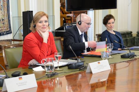 HOY, EN UN ENCUENTRO PRESIDIDO POR LOS MINISTROS DE AGRICULTURA Y ALIMENTACIÓN DE AMBOS PAÍSES