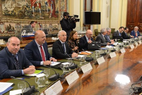 HOY, EN UNA REUNIÓN CON EL CONSEJO RECTOR DE COOPERATIVAS AGRO-ALIMENTARIAS DE ESPAÑA