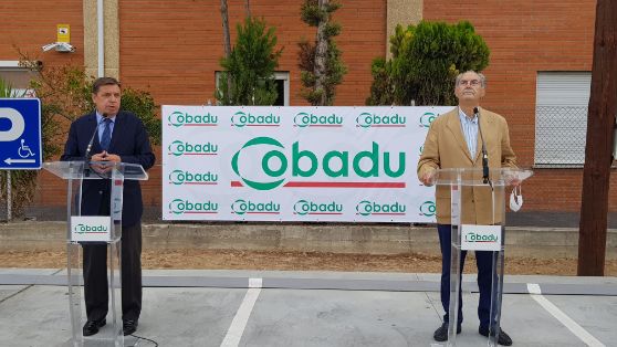 En su visita a las instalaciones de Cobadu, tras el incendio del pasado 6 de septiembre
