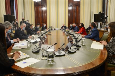 HOY, EN UNA REUNIÓN MANTENIDA EN LA SEDE DEL MINISTERIO 