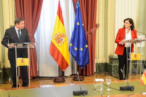 HOY, EN UNA REUNIÓN MANTENIDA EN LA SEDE DEL MINISTERIO 