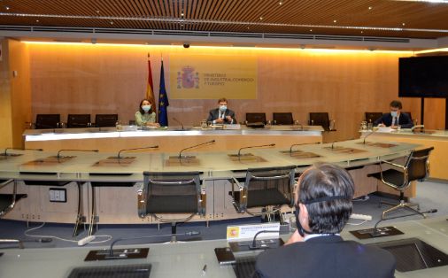 EN UNA REUNIÓN CON LA PLATAFORMA DE AFECTADOS DEL SECTOR AGROALIMENTARIO