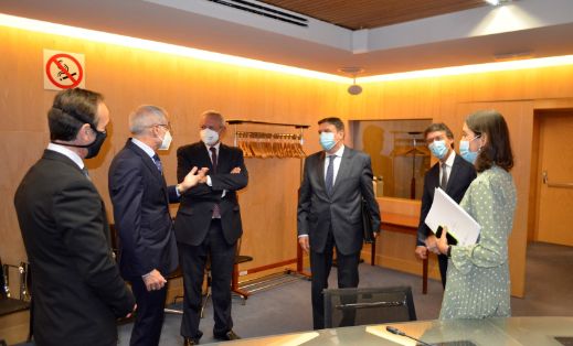 EN UNA REUNIÓN CON LA PLATAFORMA DE AFECTADOS DEL SECTOR AGROALIMENTARIO