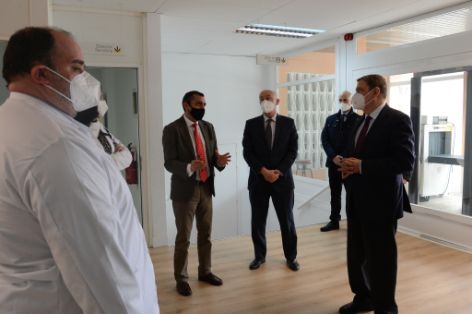 DURANTE SU VISITA A LAS INSTALACIONES DEL CENTRO, UBICADO EN ALGETE (MADRID)