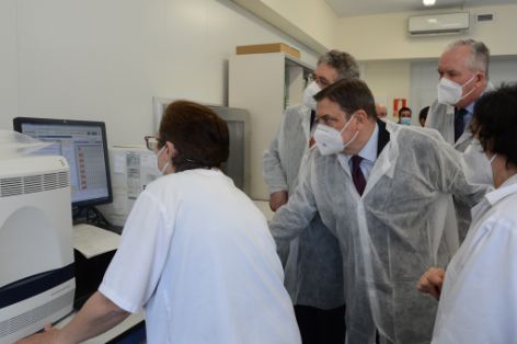 DURANTE SU VISITA A LAS INSTALACIONES DEL CENTRO, UBICADO EN ALGETE (MADRID)