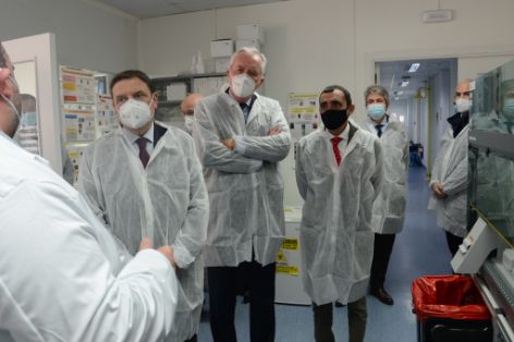 DURANTE SU VISITA A LAS INSTALACIONES DEL CENTRO, UBICADO EN ALGETE (MADRID)