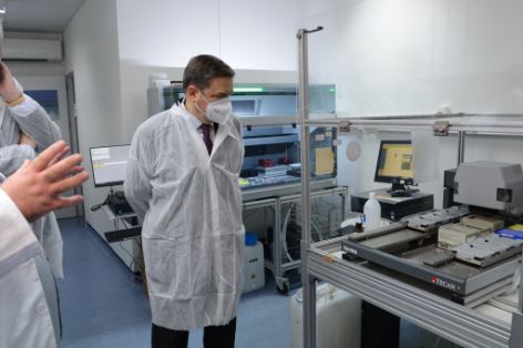 DURANTE SU VISITA A LAS INSTALACIONES DEL CENTRO, UBICADO EN ALGETE (MADRID)