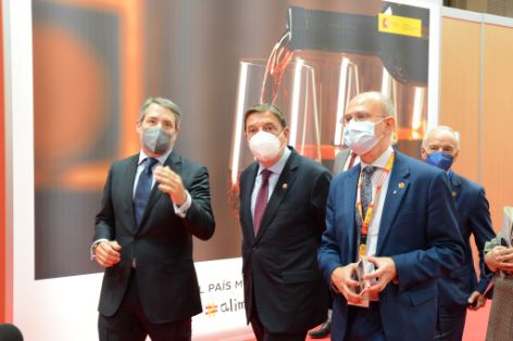 EN UNA VISITA AL SALÓN GOURMETS, FERIA INTERNACIONAL DE ALIMENTACIÓN Y BEBIDAS DE CALIDAD 