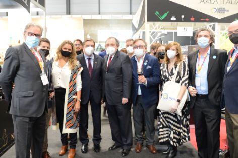 EN UNA VISITA AL SALÓN GOURMETS, FERIA INTERNACIONAL DE ALIMENTACIÓN Y BEBIDAS DE CALIDAD 