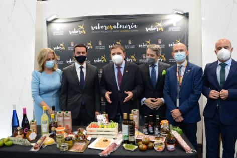 EN UNA VISITA AL SALÓN GOURMETS, FERIA INTERNACIONAL DE ALIMENTACIÓN Y BEBIDAS DE CALIDAD 