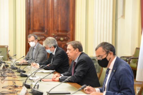 EN UNA REUNIÓN MANTENIDA HOY EN LA SEDE DEL MINISTERIO 