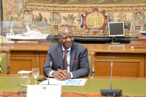 EN UNA REUNIÓN MANTENIDA HOY EN LA SEDE DEL MINISTERIO 