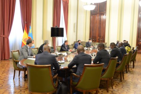 EN UNA REUNIÓN MANTENIDA HOY EN LA SEDE DEL MINISTERIO 