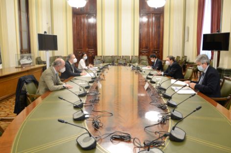 EN UNA REUNIÓN MANTENIDA HOY EN LA SEDE DEL MINISTERIO