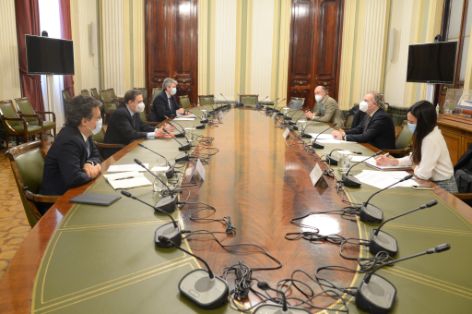 EN UNA REUNIÓN MANTENIDA HOY EN LA SEDE DEL MINISTERIO