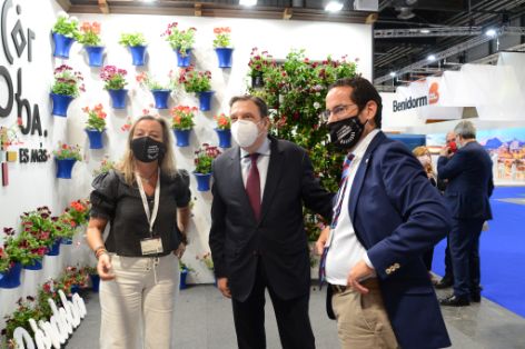 VISITA AL ESTAND INSTITUCIONAL DEL MAPA EN FITUR