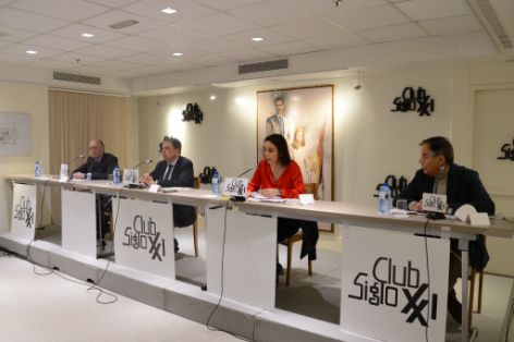 En el Club Siglo XXI 