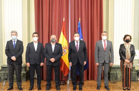 Hoy, en la sede del ministerio 