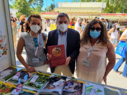 Hoy, en su visita a la Feria del Libro de Madrid 