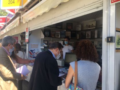 Hoy, en su visita a la Feria del Libro de Madrid 