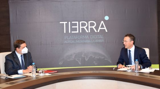 HOY, EN LA PRESENTACIÓN DE LA “PLATAFORMA TIERRA”, DE CAJAMAR 