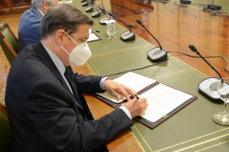 HOY, EN LA SEDE DEL MINISTERIO 