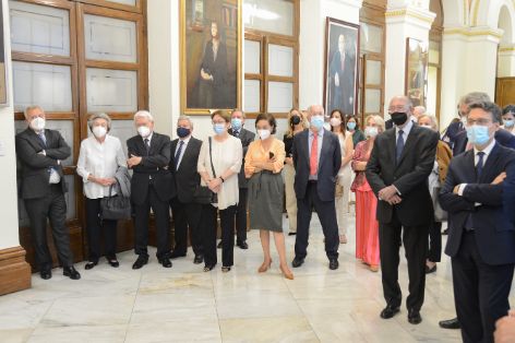 HOY, EN LA COLOCACIÓN DEL RETRATO OFICIAL DE LA EXMINISTRA EN LA SEDE DEL MINISTERIO